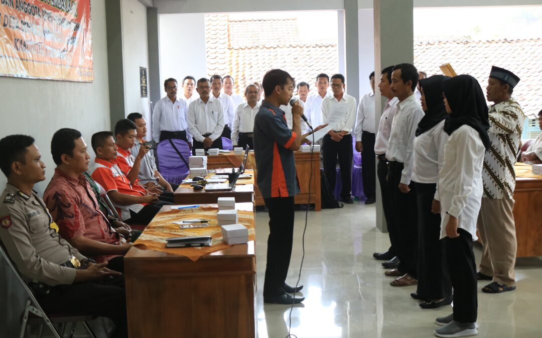 Anggota KPPS Pemilu 2019 Desa Dermaji Dilantik