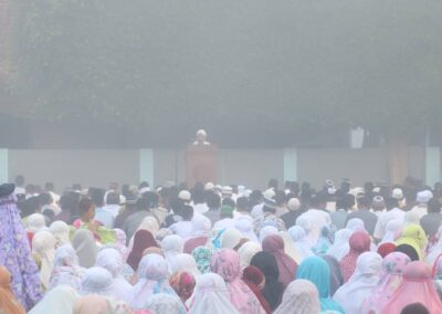 Umat Islam Desa Dermaji Lakukan Sholat Idul Fitri di Berbagai Tempat