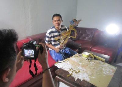 Bowo, Penatah Wayang Kulit dari Desa Dermaji