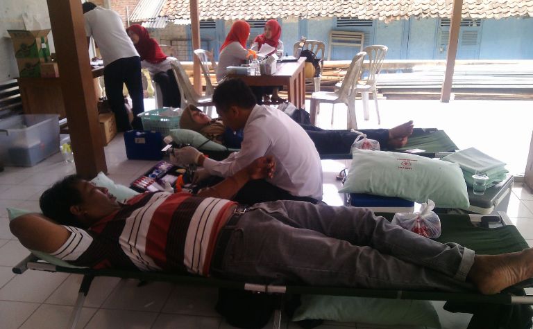 Puluhan Warga Masyarakat Desa Dermaji Donorkan Darahnya