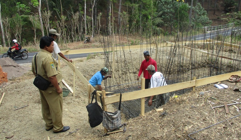 Masyarakat Grumbul Karangjambu dan Karanggedang Mulai Lakukan Kegiatan Pembangunan Bak Air Bersih Program Pamsimas