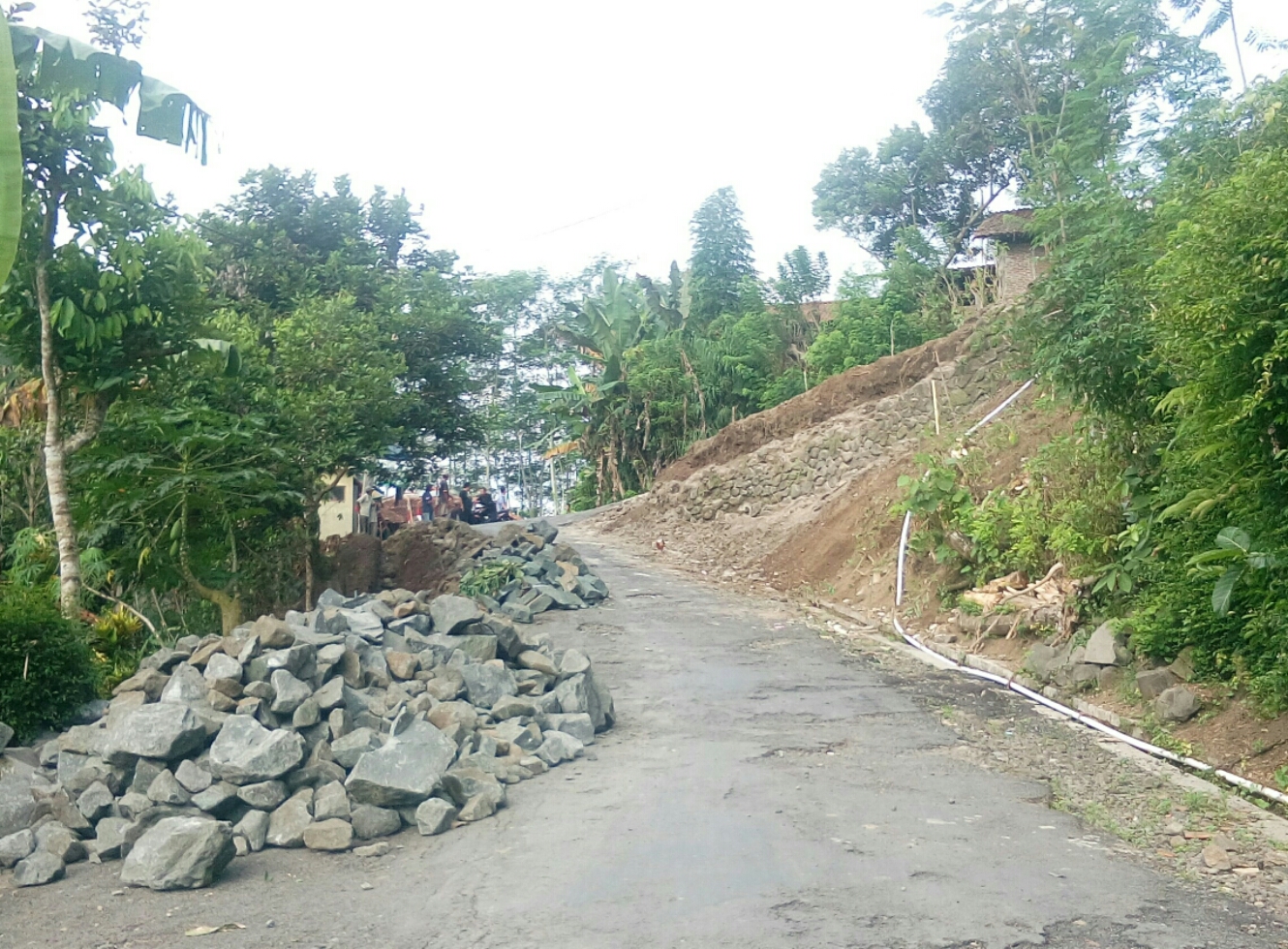 Jalan Dermaji – Tayem Timur Diperbaiki
