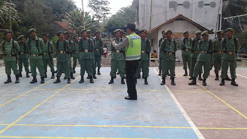 Pelatihan Peningkatan Kapasitas Anggota Linmas Desa Dermaji