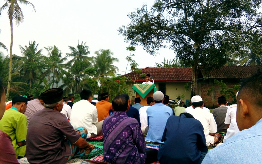 Umat Islam Desa Dermaji Laksanakan Sholat Idul Fitri di Berbagai Tempat