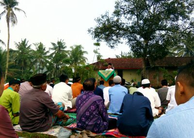 Umat Islam Desa Dermaji Laksanakan Sholat Idul Fitri di Berbagai Tempat