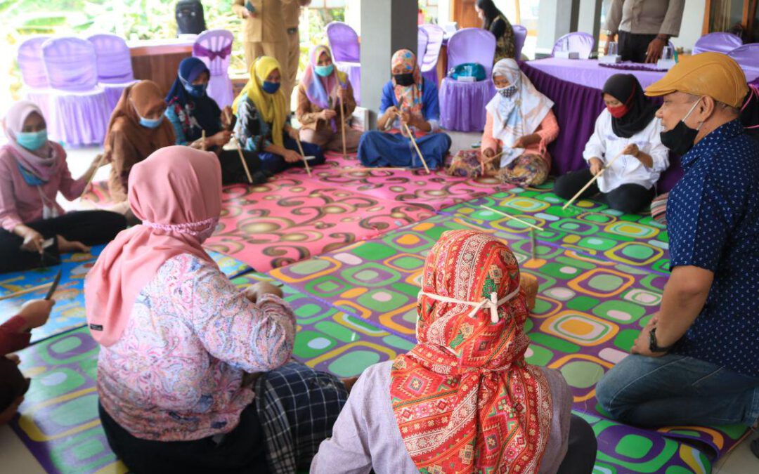 Dinporabudpar Selenggarakan Workshop Ekonomi Kreatif di Desa Dermaji