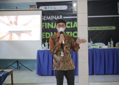 KKN UIN SAIZU Purwokerto Adakan Seminar Financial Education untuk Masyarakat Desa Dermaji
