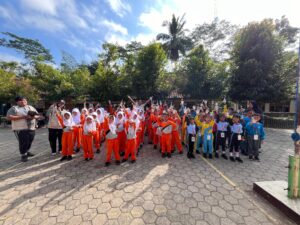 Meningkatkan Kesadaran Hidup Bersih dan Sehat, Mahasiswa KKN UNSOED Adakan Kegiatan Sosialisasi PHBS dan Senam Di SD N 1 Dermaji