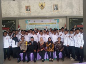 Pelantikan Ketua RW dan Ketua RT di Desa Dermaji Berjalan Lancar