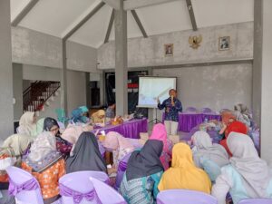 Pembinaan Kelompok Kegiatan Kampung KB Munggangwungu Desa Dermaji Bertujuan Tingkatkan Kualitas Anak