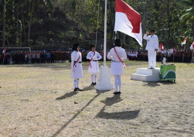 Upacara Memperingati HUT Proklamasi Kemerdekaan RI ke-73 di Desa Dermaji Berlangsung Khidmat