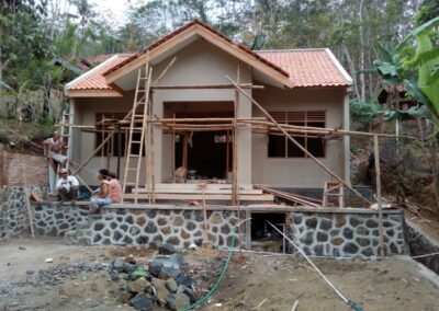 Pembangunan Gedung Posyandu Sari Asih Memasuki Tahap Penyelesaian